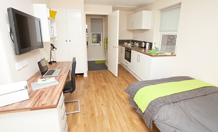 house cardiff student 8 bedroom Birmingham Pads  Mansion Student  Brook Accommodation