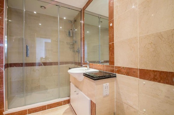 en-suite shower